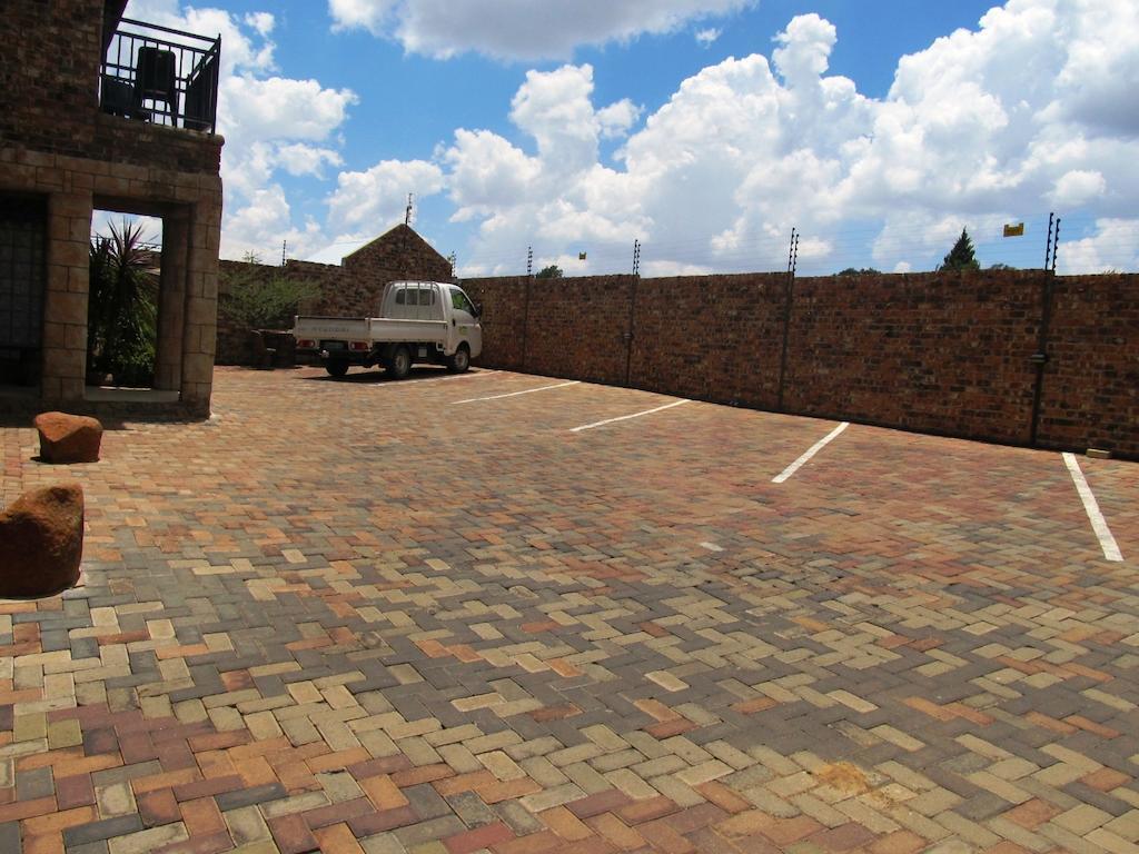 Tsessebe Guesthouse Bloemfontein Exterior foto